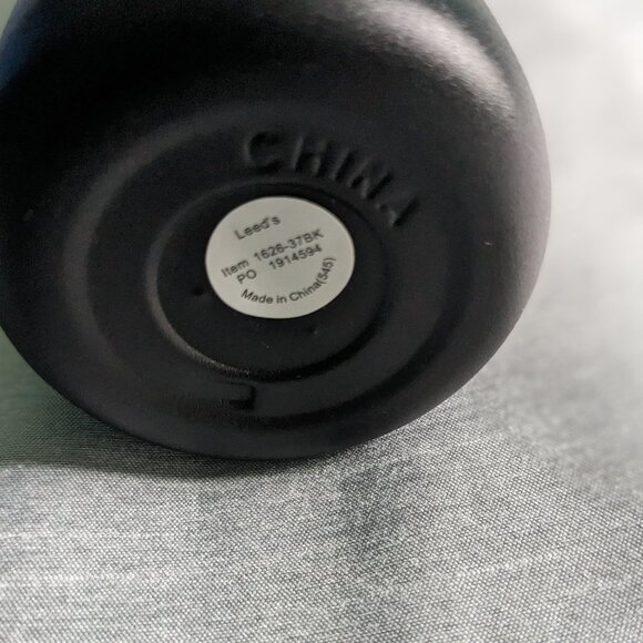 Stainless steel bottle. Black. New. Keeps drinks hot or cold. - Picture 5 of 8